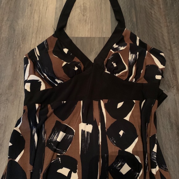 Madison Leigh back tie halter dress‎ . - Picture 2 of 4